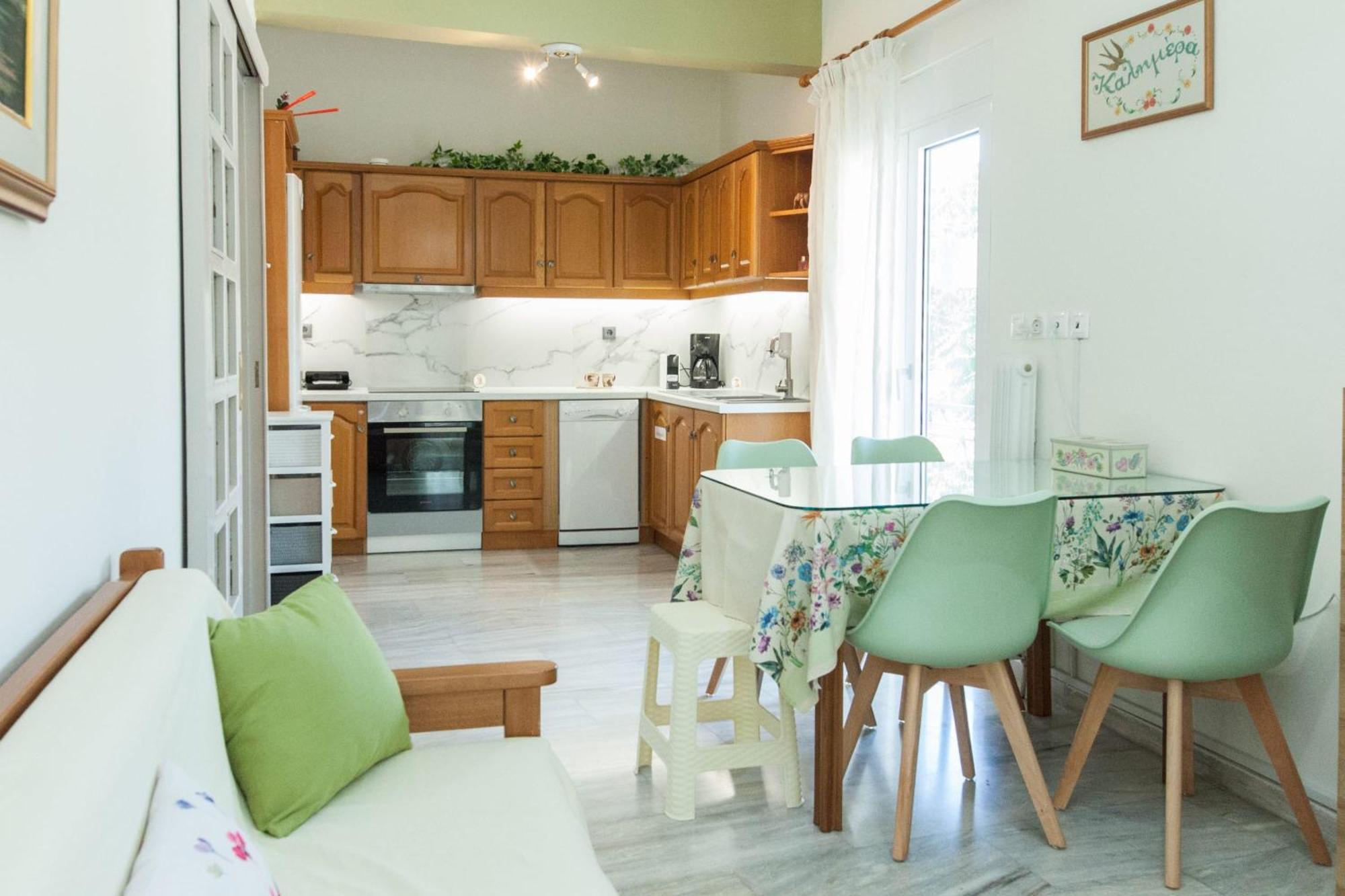 Classical 2 Bd Beauty Apt In Peaceful Chalandri アテネ エクステリア 写真