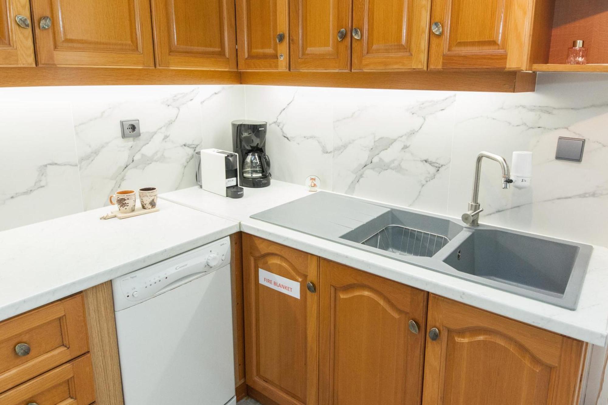 Classical 2 Bd Beauty Apt In Peaceful Chalandri アテネ エクステリア 写真